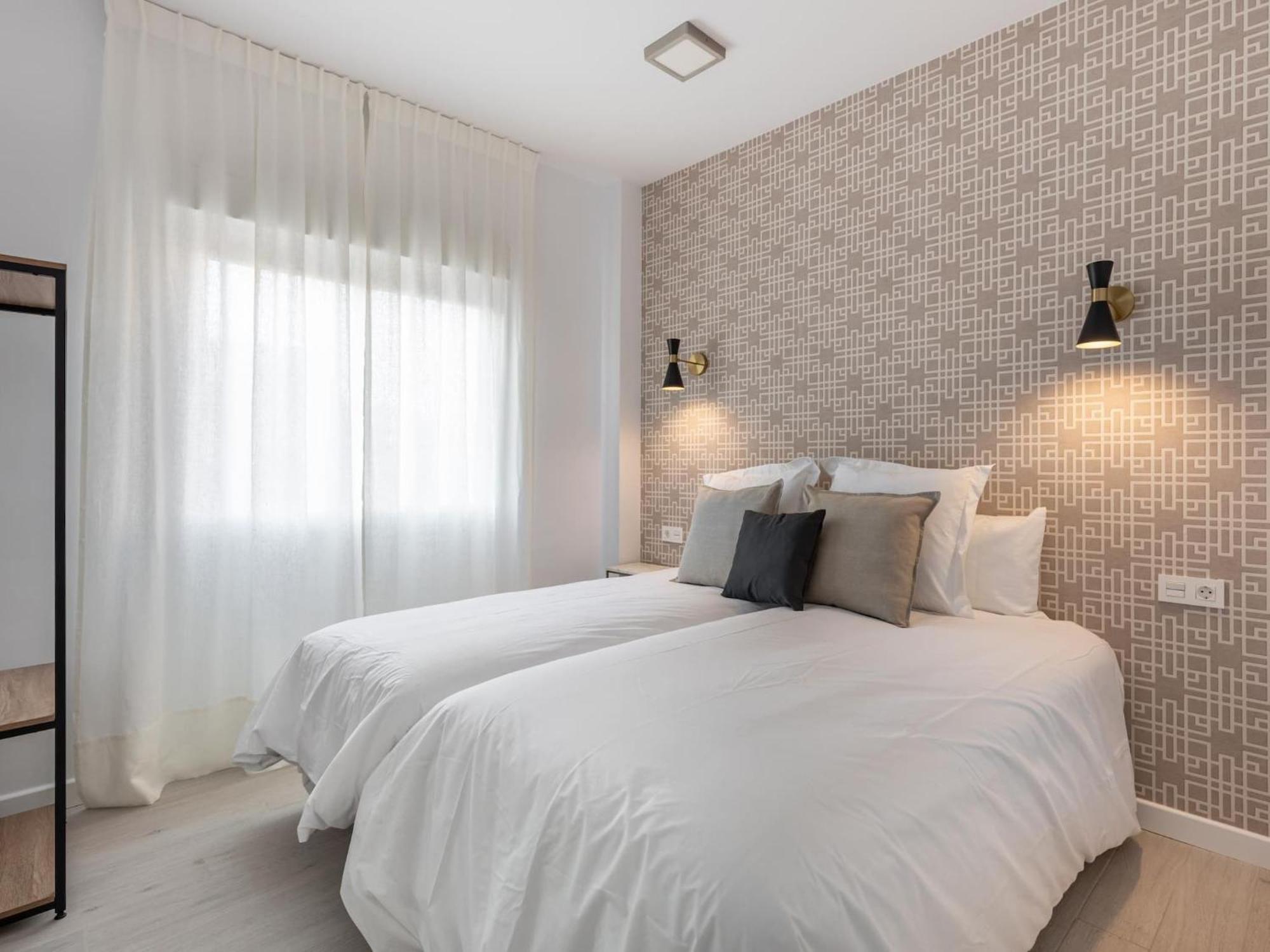 Central Stylish And Elegant 1 & 2 Bedroom Apartment II 그라나다 외부 사진